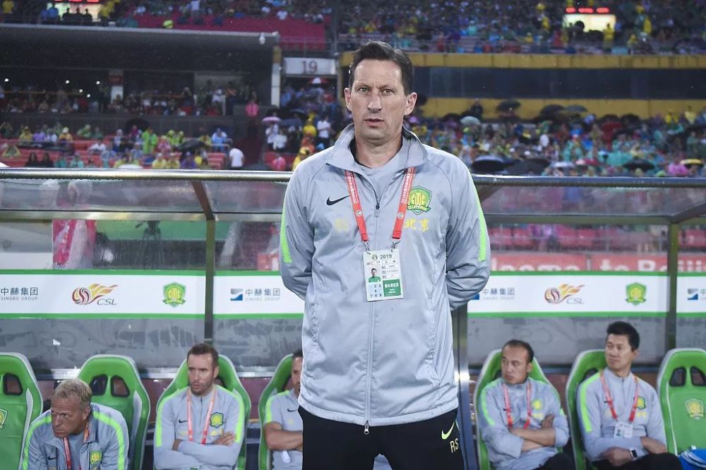 均以及学生 均以及学生