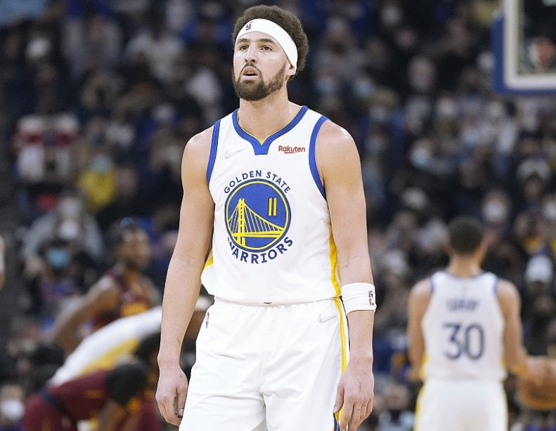 跟队记者既 跟队记者既